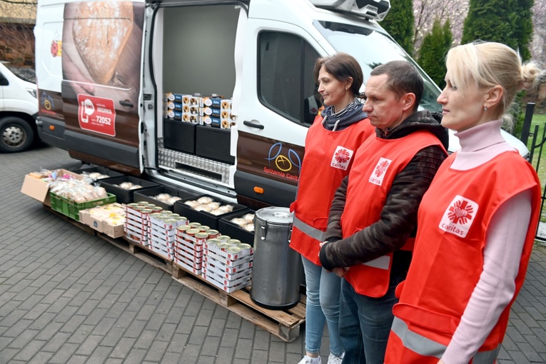 Świdnicka Caritas dzieli się nie tylko jajkiem 