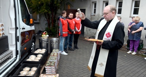 Świdnicka Caritas dzieli się nie tylko jajkiem 