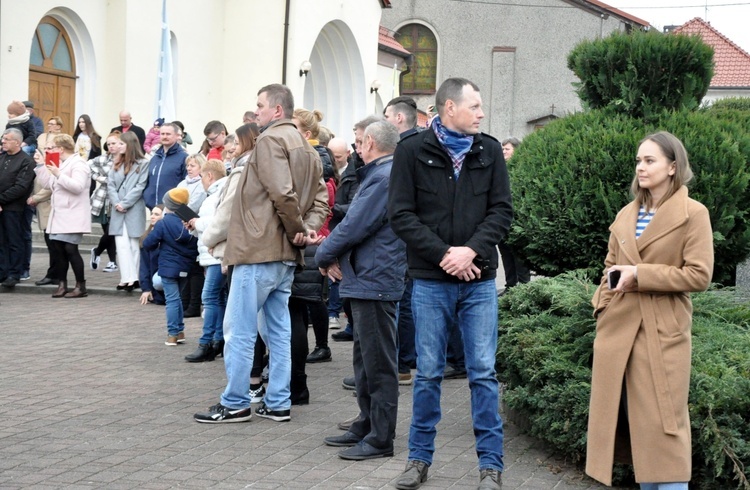 Wielkanocna procesja konna w Żędowicach