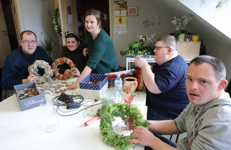 Oddali swój dom niepełnosprawnym