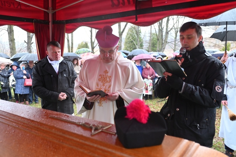 Pogrzeb ks. Stanisława Pająka, który służył na wałbrzyskim Poniatowie 43 lata