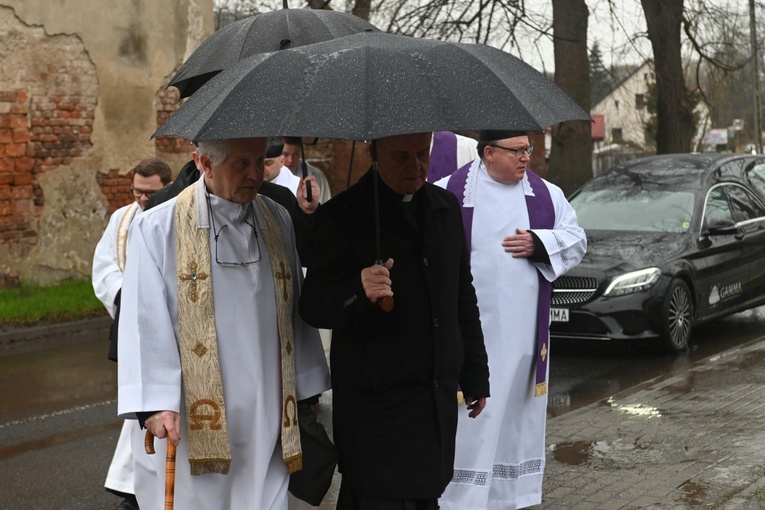 Pogrzeb ks. Stanisława Pająka, który służył na wałbrzyskim Poniatowie 43 lata