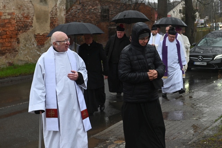 Pogrzeb ks. Stanisława Pająka, który służył na wałbrzyskim Poniatowie 43 lata