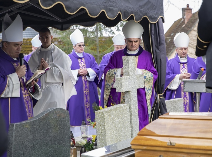 Pogrzeb Longiny Włodarczyk