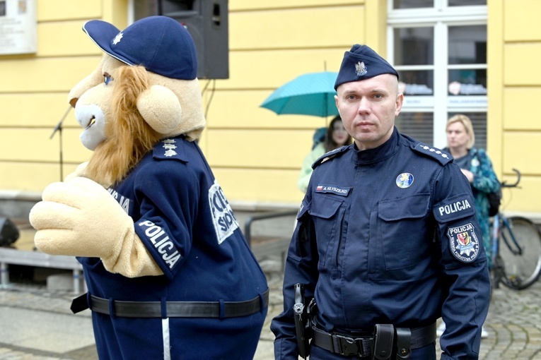 Żółty marsz żonkili z Pola Nadziei przeszedł przez Świdnicę