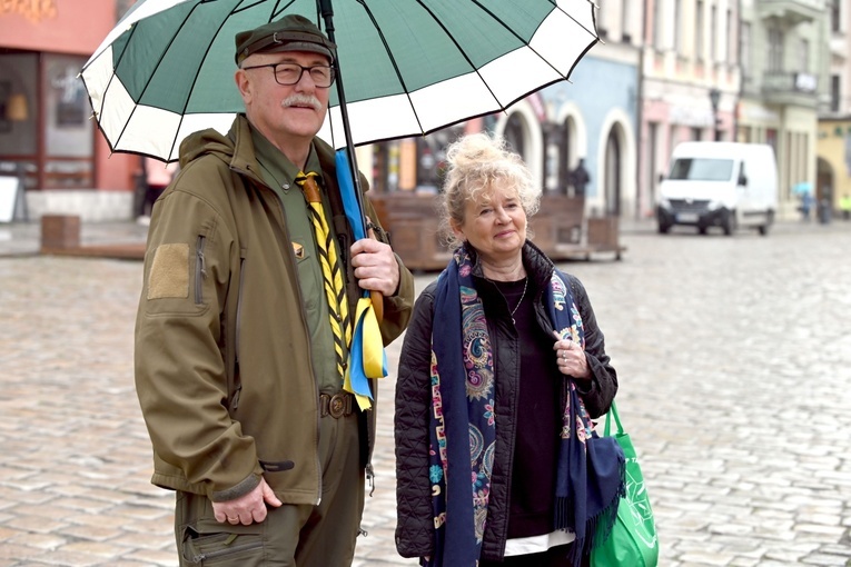 Żółty marsz żonkili z Pola Nadziei przeszedł przez Świdnicę