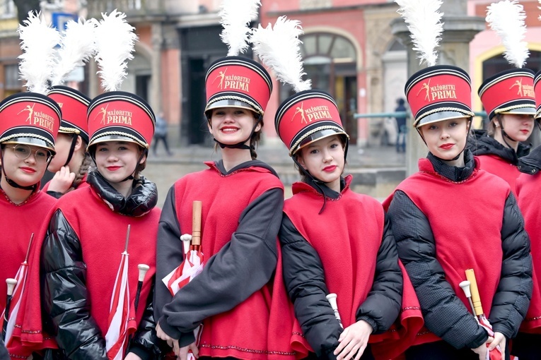 Żółty marsz żonkili z Pola Nadziei przeszedł przez Świdnicę