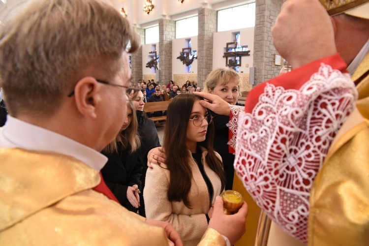 Bierzmowanie w Męcinie