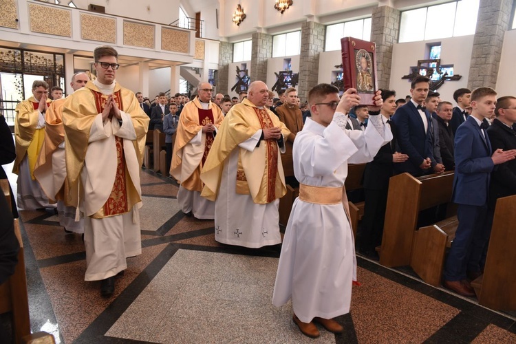 Bierzmowanie w Męcinie