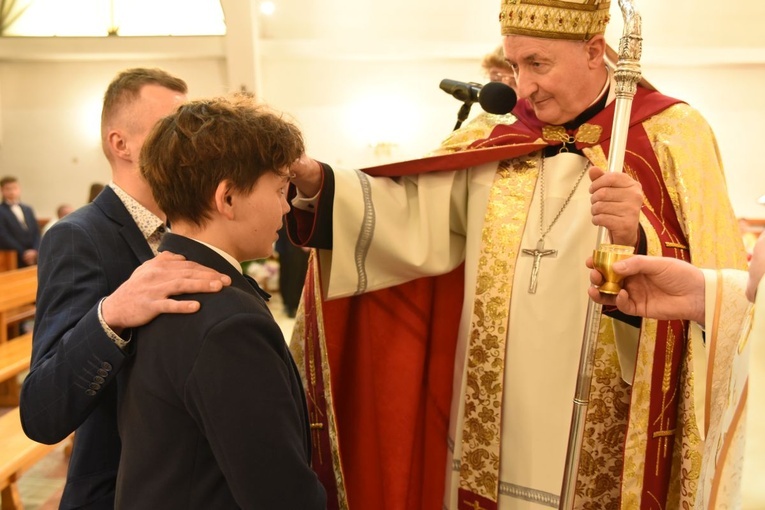 Bierzmowanie w Limanowej Sowlinach