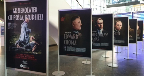 Ofiarami zbrodni katyńskiej było co najmniej 33 duchownych