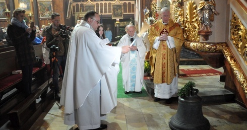 400-letni dzwon wrócił do parafii Radoszowy