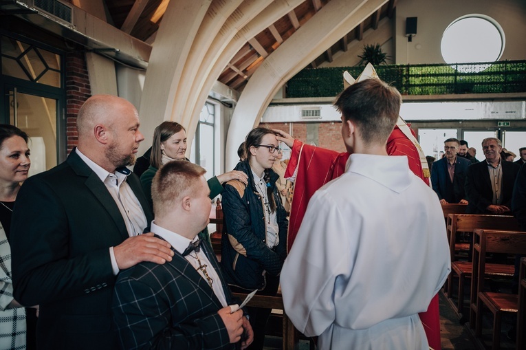 Bierzmowanie osób z niepełnosprawnością w Skierniewicach