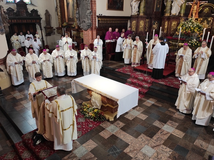 Legnica. Święcenia bp. Piotra