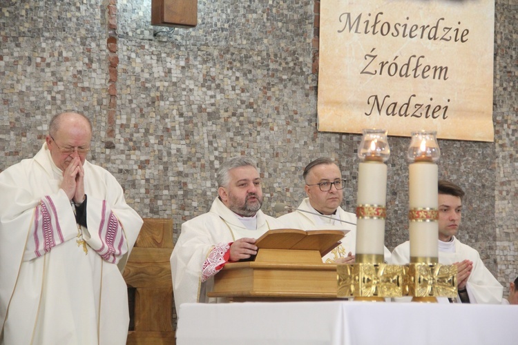 Kamionka Wielka. Wprowadzenie relikwii św. Faustyny