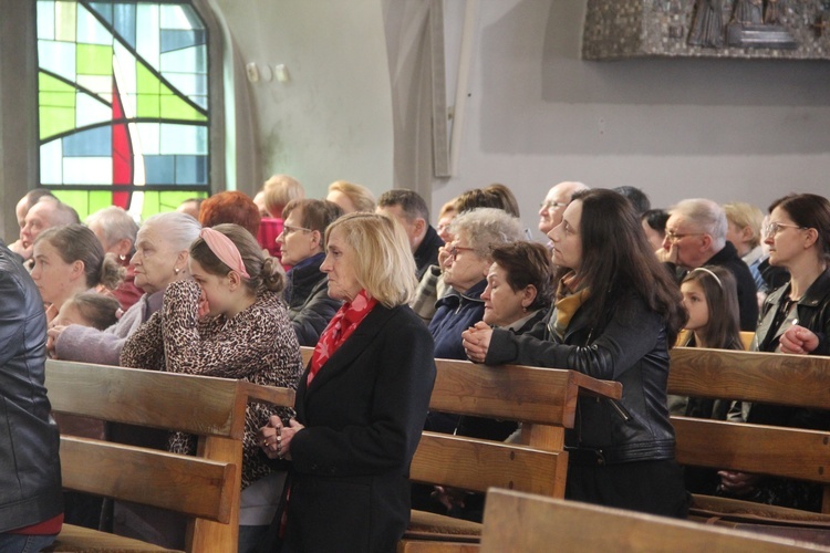 Kamionka Wielka. Wprowadzenie relikwii św. Faustyny