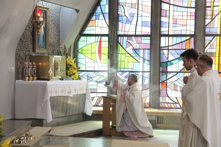 Kamionka Wielka. Wprowadzenie relikwii św. Faustyny