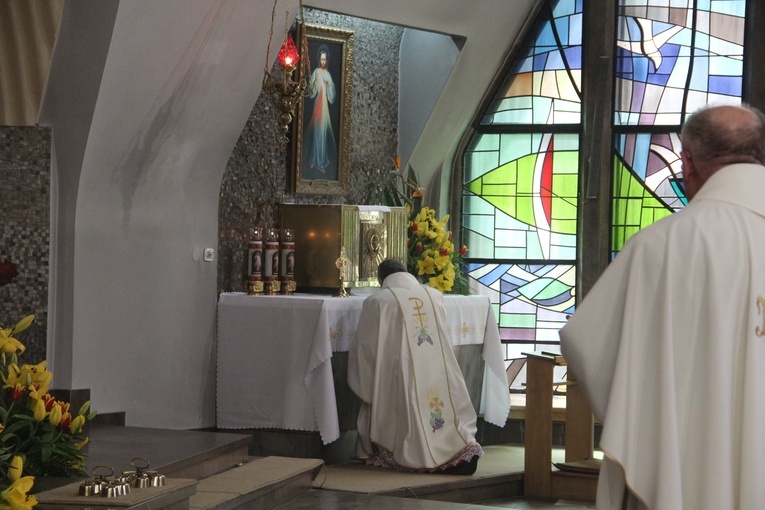 Kamionka Wielka. Wprowadzenie relikwii św. Faustyny