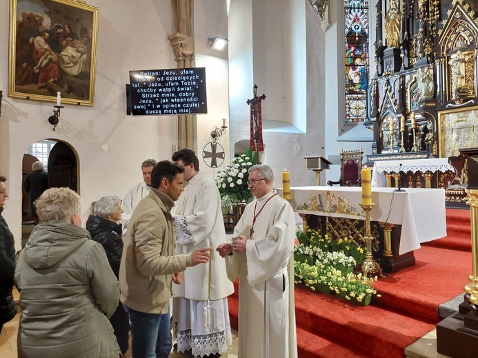 Odebranie i wprowadzenie relikwii św. Faustyny do kościoła św. Michała Archanioła w Bystrzycy Kłodzkiej