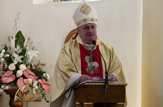 Bp Piotr Greger u kęckich sióstr zmartwychwstanek 2023
