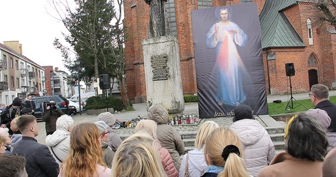 Przyjdź i przyjmij dar miłosierdzia