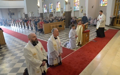 Spotkanie rozpoczęła Koronka do Bożego Miłosierdzia, sprawowana w bazylice pw. MB Ostrobramskiej.