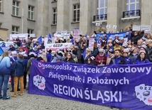 Katowice. Protest pielęgniarek i położnych 