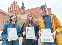 Od lewej: Dominika Materowska, Weronika Pajor i Wojciech Kania.