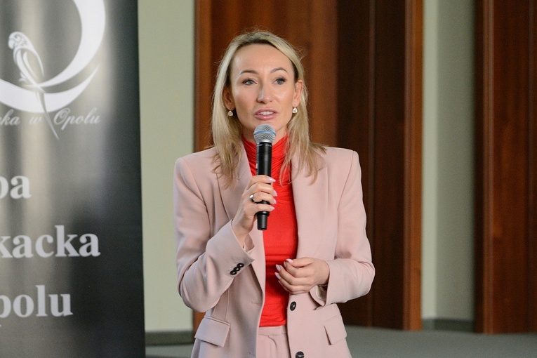 Konferencja pt. "Gdyby chciała to by odeszła"