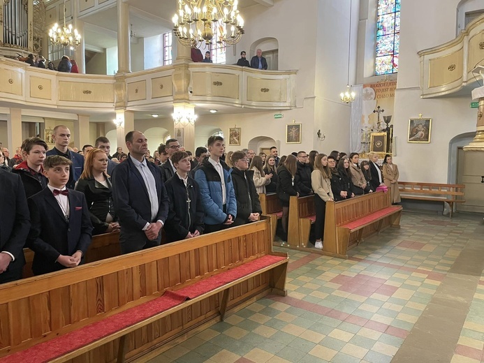 Świebodzice. Bierzmowanie u świętych ap. Piotra i Pawła