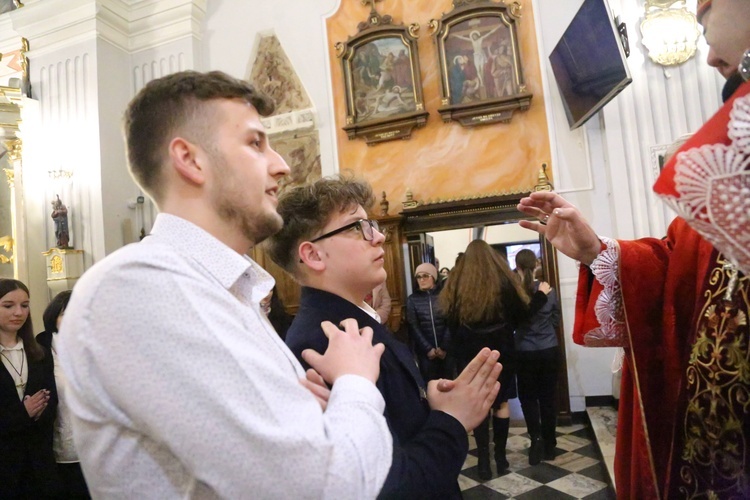 Bierzmowanie u św. Mateusza 