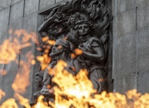 Dzwony kościołów zabrzmią w 80. rocznicę wybuchu powstania w getcie warszawskim