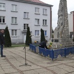 Przy pomniku Żydówki w Radomiu