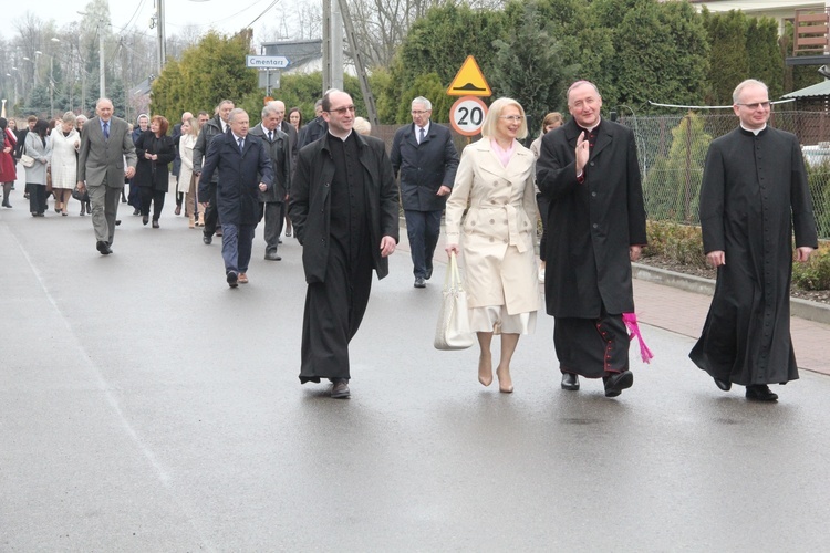 Nadanie patrona i poświęcenie sztandaru szkoły w Jodłówce-Wałkach