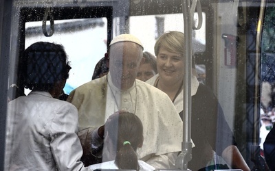 Papież czułości. 5 poruszających gestów Franciszka