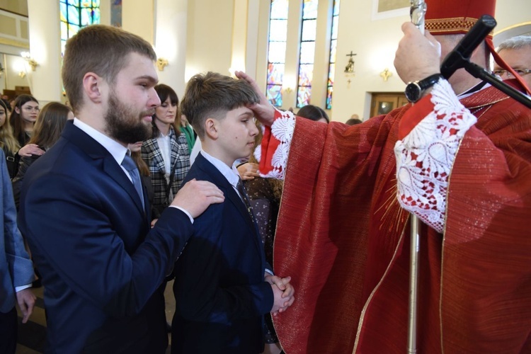 Bierzmowanie w par. Matki Bożej Anielskiej w Dębicy