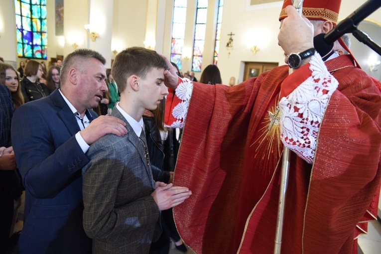 Bierzmowanie w par. Matki Bożej Anielskiej w Dębicy