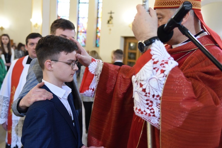 Bierzmowanie w par. Matki Bożej Anielskiej w Dębicy