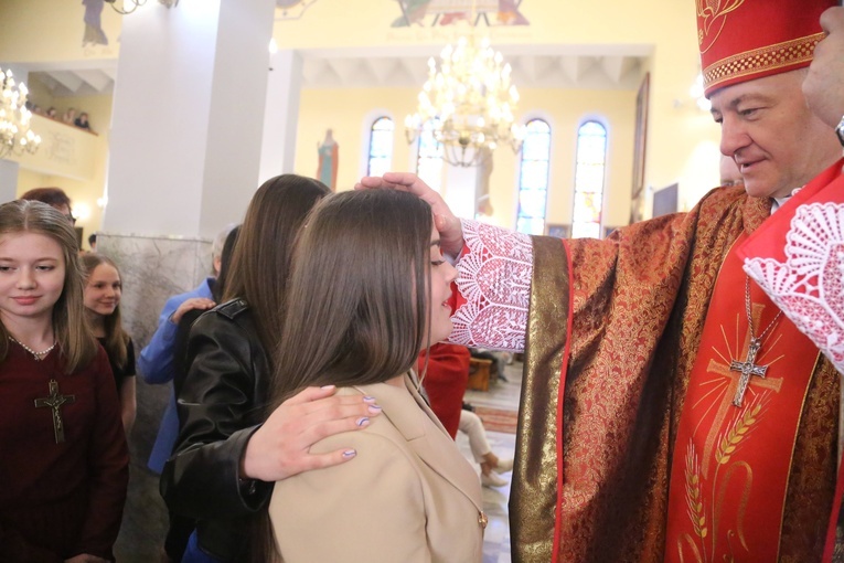 Bierzmowanie w Dębicy-Latoszynie