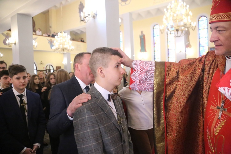 Bierzmowanie w Dębicy-Latoszynie