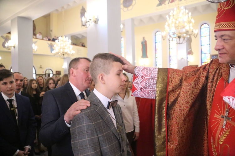 Bierzmowanie w Dębicy-Latoszynie