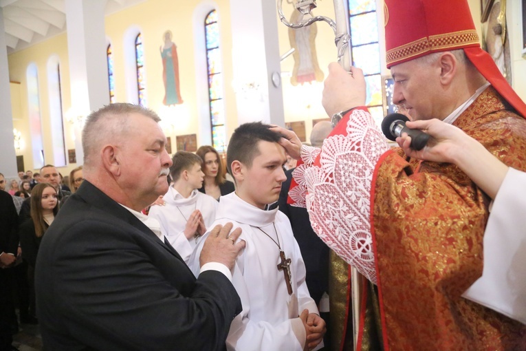 Bierzmowanie w Dębicy-Latoszynie