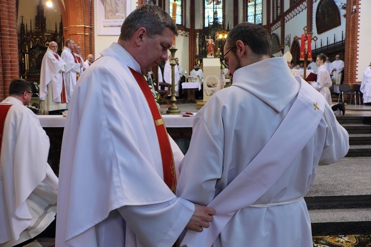 Święcenia diakonatu u franciszkanów we Wrocławiu 2023