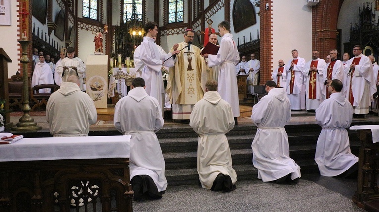 Święcenia diakonatu u franciszkanów we Wrocławiu 2023