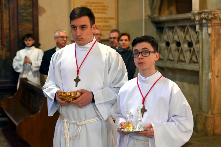 Promocja ceremoniarzy i lektorów w świdnickiej katedrze 