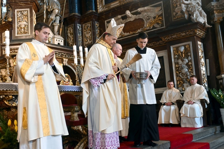 Promocja ceremoniarzy i lektorów w świdnickiej katedrze 