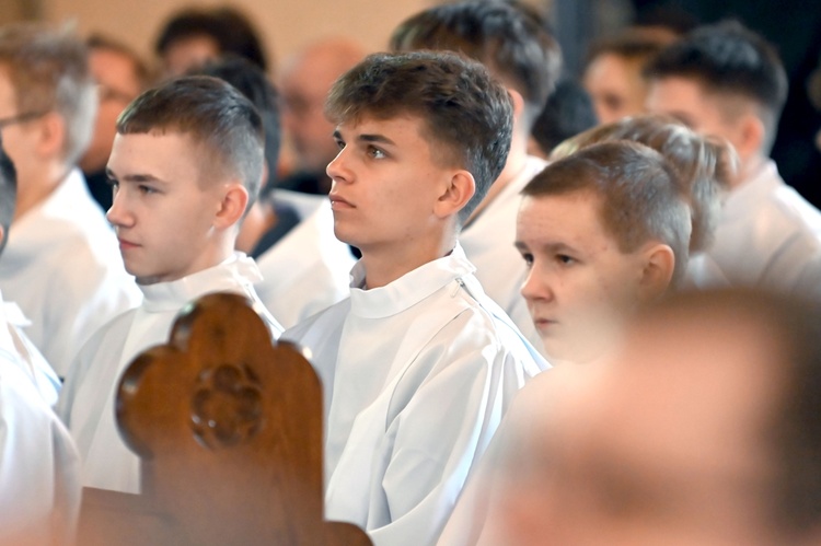 Promocja ceremoniarzy i lektorów w świdnickiej katedrze 