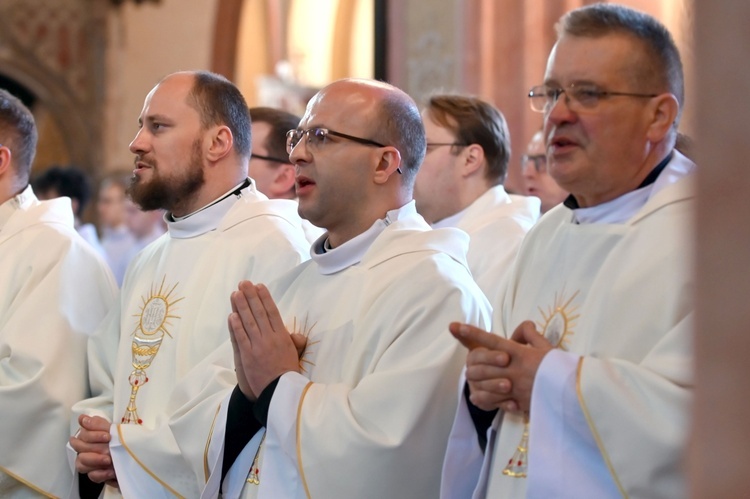 Promocja ceremoniarzy i lektorów w świdnickiej katedrze 