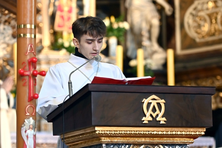 Promocja ceremoniarzy i lektorów w świdnickiej katedrze 