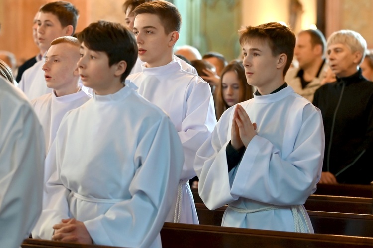 Promocja ceremoniarzy i lektorów w świdnickiej katedrze 